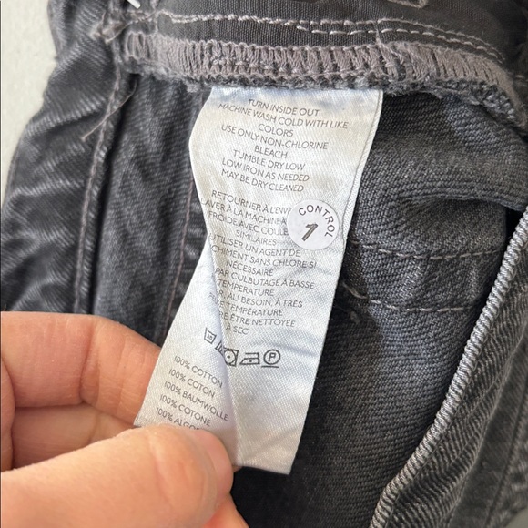 NEW The Devon Rhinestone Distressed Denim Shorts by Pilcro Black Size 28 - Picture 6 of 7